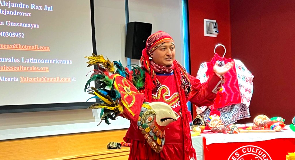 Guatemalteco promueve la Danza de las Guacamayas en prestigiosos sitios de EE.&nbsp;UU.