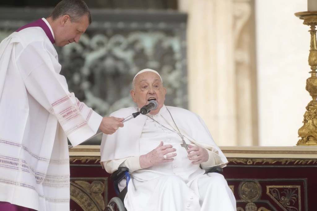 Papa Francisco saluda en Domingo de Ramos&nbsp;2025