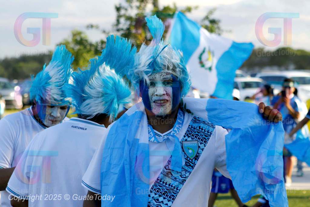 Luis Fernando Tena cita a 18 jugadores para microciclo clave con&nbsp;Guatemala