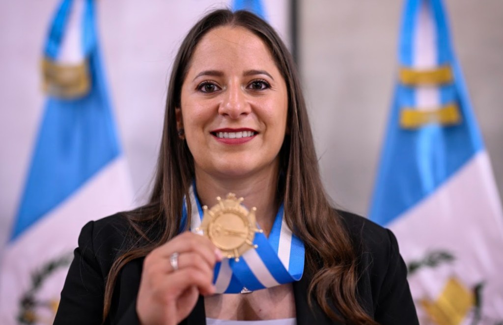 Condecoran a destacados atletas guatemaltecos con Orden Vicepresidencial