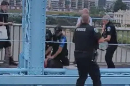 Tensión en Cincinnati: periodistas entre los arrestados en protesta por&nbsp;inmigración