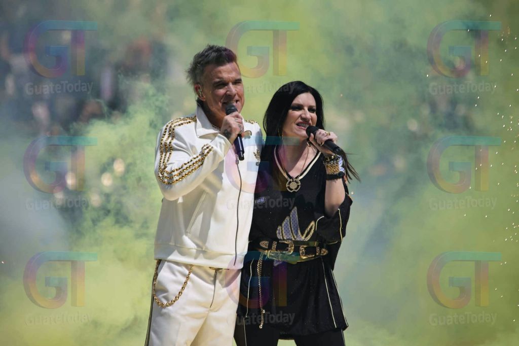 Laura Pausini, Coldplay, Robbie Williams y J Balvin emocionan la final del Mundial de&nbsp;Clubes