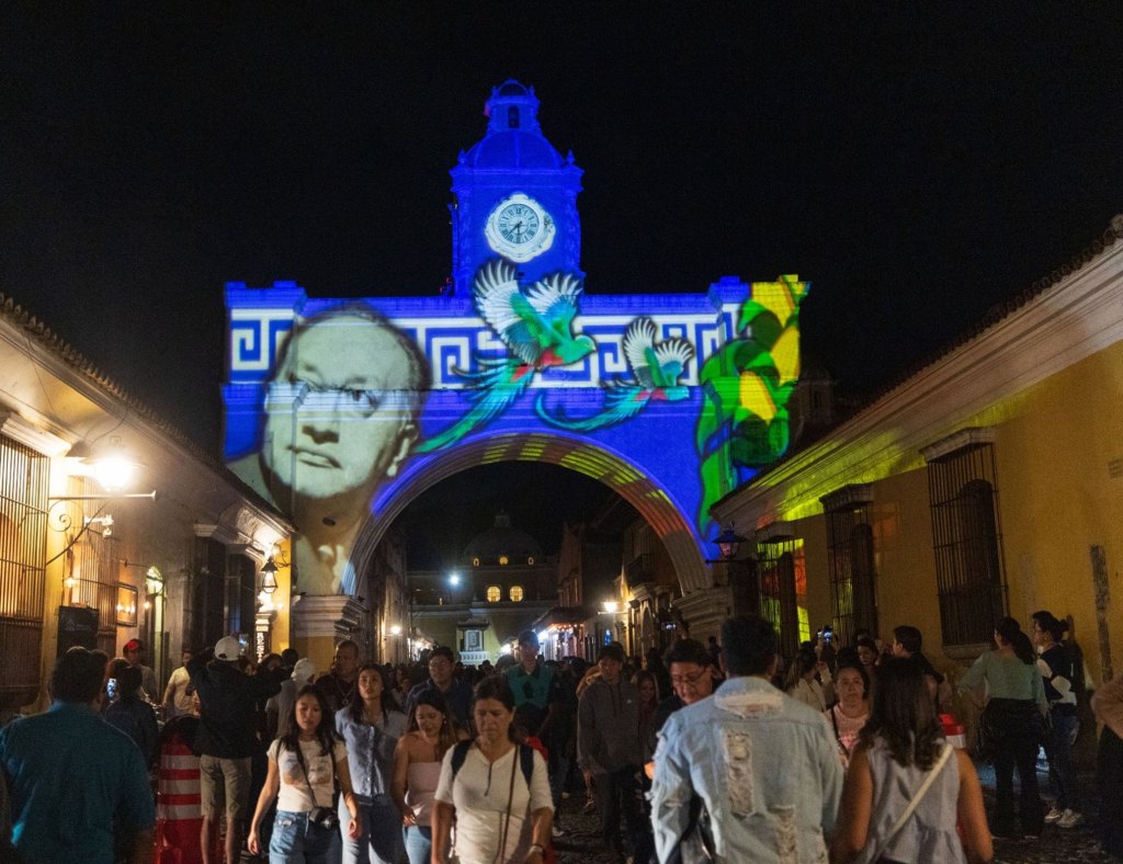 Antigua Guatemala se ilumina con arte y homenaje a Miguel Ángel&nbsp;Asturias