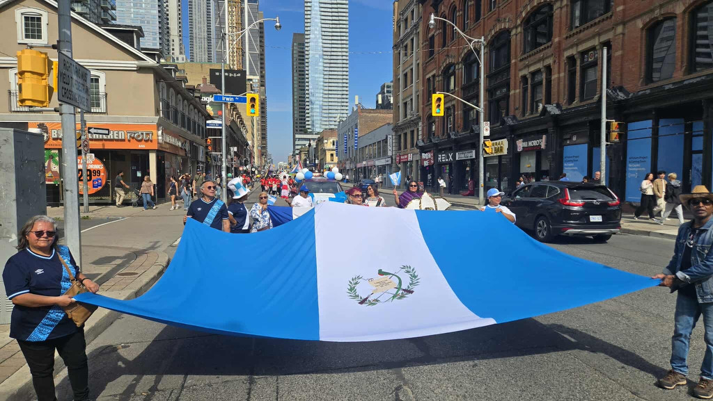 Guatemaltecos brillan en el Desfile Latino de Toronto y refuerzan su identidad&nbsp;cultural