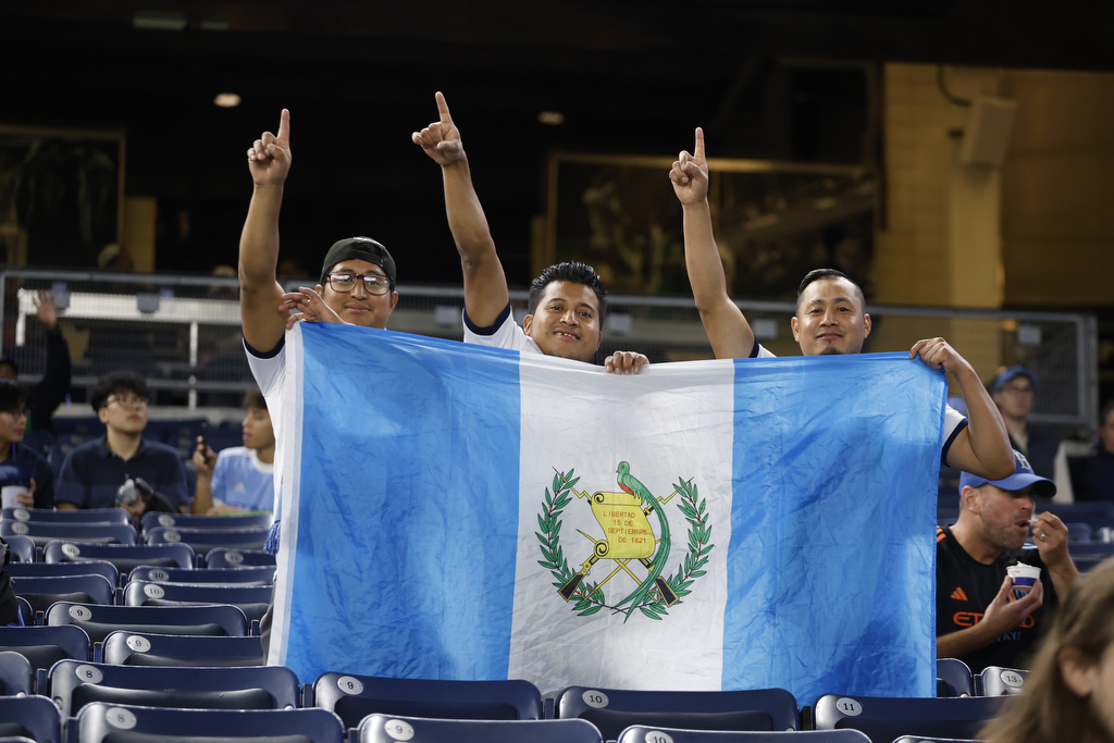 Noche latina en el Yankee Stadium tuvo toque guatemalteco