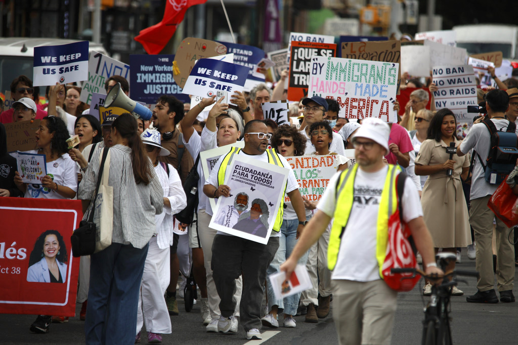 Brooklyn se moviliza contra políticas migratorias: voces hispanas alzan su&nbsp;protesta