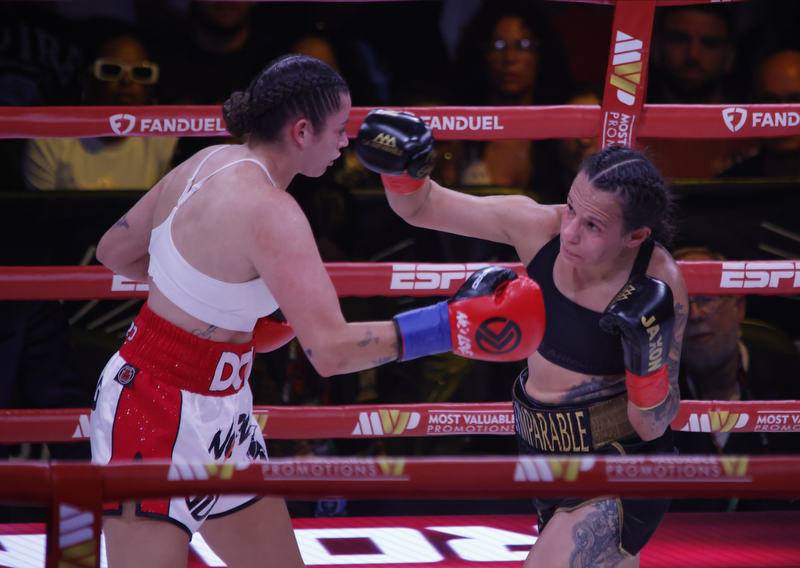 La guatemalteca María Micheo protagoniza una pelea de gran altura en el ring de Nueva&nbsp;York