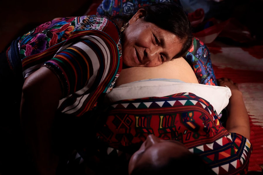 Comadronas, pilares de la salud comunitaria: así las reconoce Guatemala en su día&nbsp;nacional
