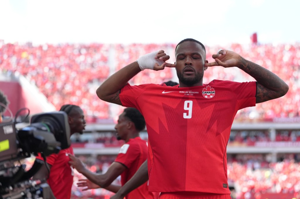 Larin rescata a Canadá y firma un empate histórico en Toronto ante Bosnia y&nbsp;Herzegovina