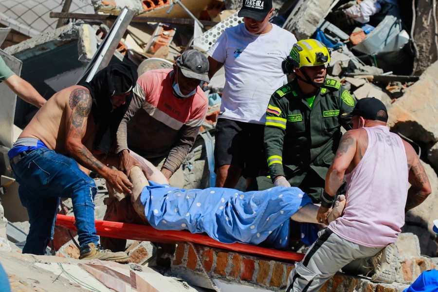 Colombia busca a miles de desaparecidos tras devastador terremoto de&nbsp;7.4