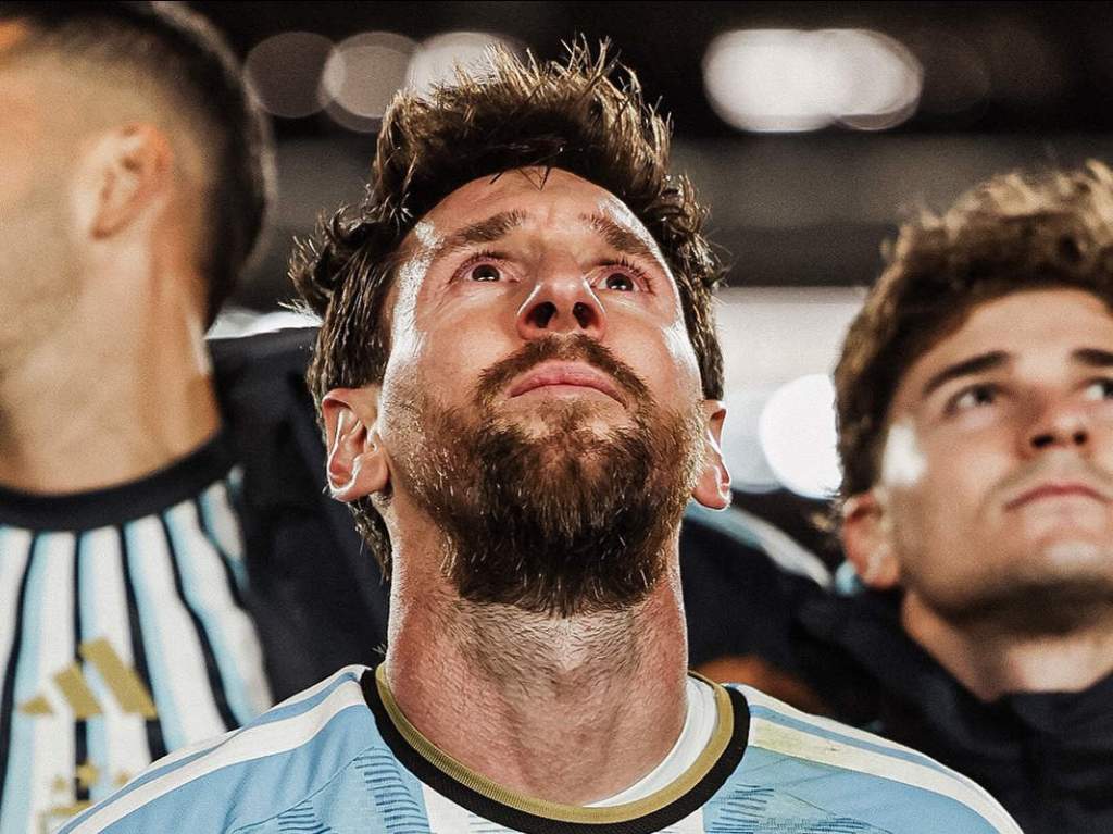 Messi cierra su ciclo con Argentina entre goles, lágrimas y una ovación&nbsp;histórica